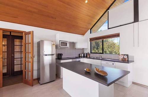 Applecross Apartment | Generous Riverside Living*3BR Swan River*Heathcote Park*