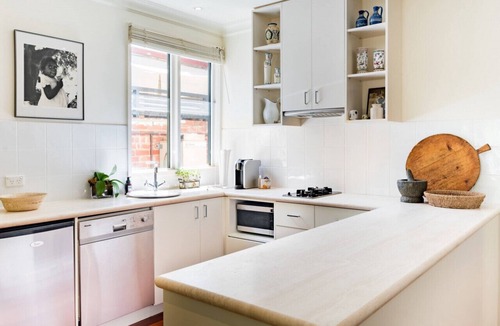 Richmond North House | Get Cozy by the Fire in the Sought-after City Suburbs