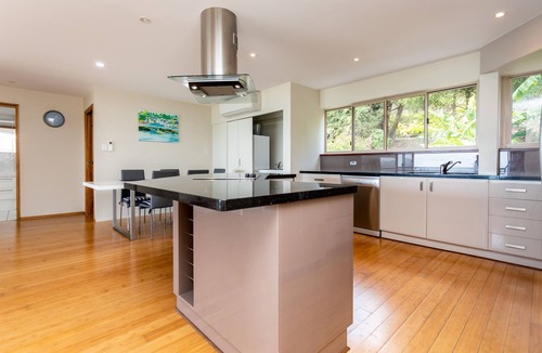 Cannonvale Apartment | Getaway Ocean Views