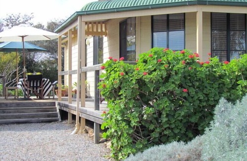 Sellicks Beach Cottage | Getaway! To Sellicks Beach to enjoy all this area has on offer. Sleeps 7