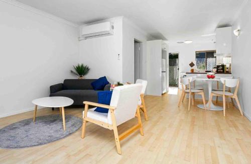 Bicton Apartment | Getaway Villa 2BR, Sleeps 4, Near Beach