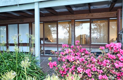 Gisborne House | Gisborne Peak Winery - Blue Gum Guest House