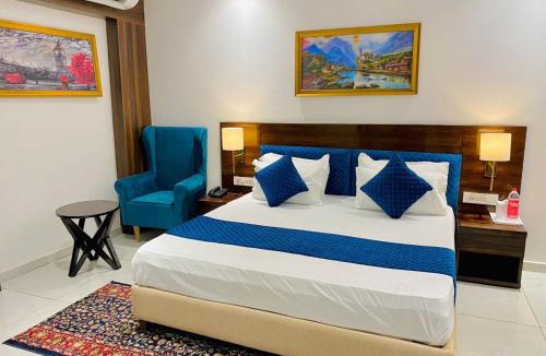 Karnal Hotel | Gitamani Hotel