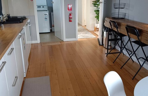 Gladstone House | Gladstone gem - Gateway to the Bays