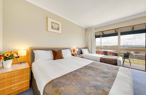 West Gladstone Hotel | Gladstone Palms Motor Inn