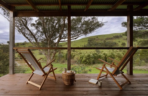Strath Creek House | Glamper Wings @ The Village Green