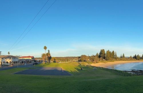 Murrah RV Rental | Glamping nature escape at ‘Black Wattle’ 5 minutes from pristine empty beaches