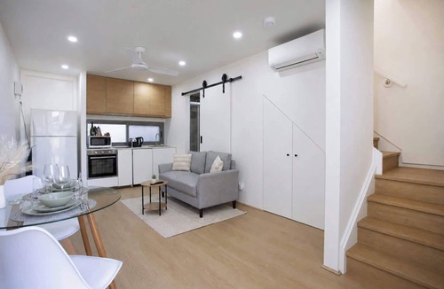 Glebe Apartment | Glebe 1BR Loft Near CBD | Cafés, Markets & WFH