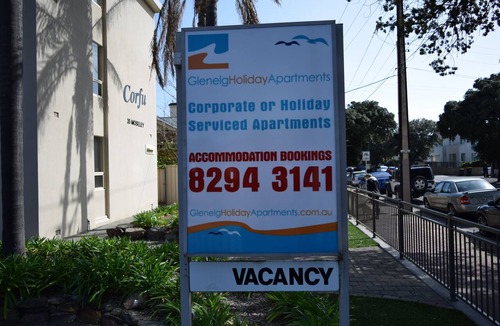 Glenelg Apartment | Glenelg Holiday Apartments-The Pier. Direct Beach Front. Free Parking.