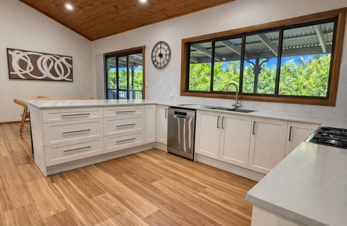 Palmview House | Glenview Paradise - Luxury Family Retreat with Spa near Mooloolaba