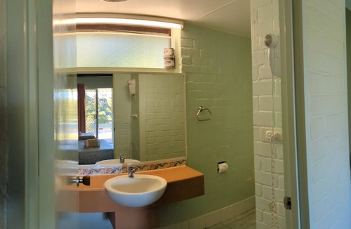 Pemberton Hotel | Gloucester Motel