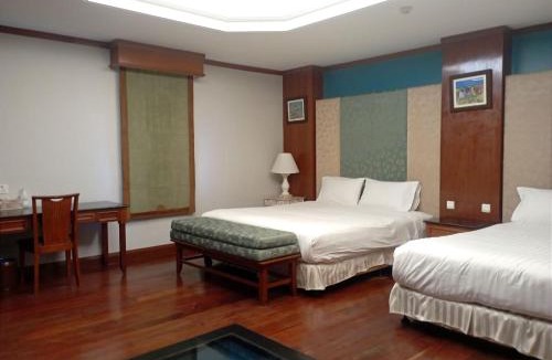 Taman Tanjung Ski Chalet | GLX Private Pool Villa