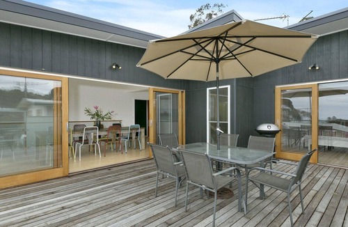 Lorne House | Godalming - Stroll To Town With Free WIFI