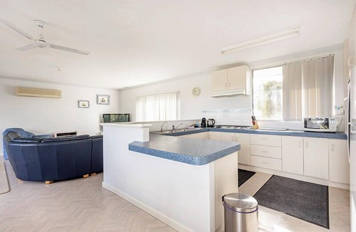 Golden Bay House | Golden Bay Beach Shack - Executive Escapes