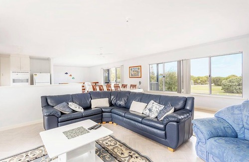 Golden Bay House | Golden Bay Beach Shack - Executive Escapes