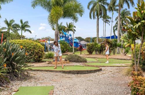 Golden Beach Apartment | Golden Beach Getaway - Oaks Oasis Resort
