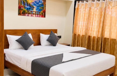 Vijayapura Hotel | Golden Iris Inn