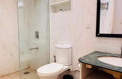 Gomti Nagar Apartment | Golden Pent House