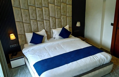 Smanora Range Resort | Golden Petal