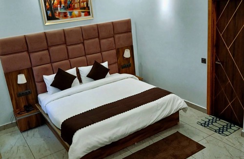 Smanora Range Resort | Golden Petal