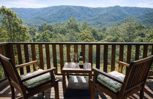 Moreton Bay Region Cottage | Golden Wattle Luxury Cottage & Highland Cows
