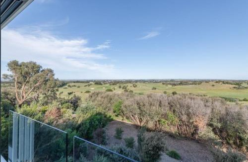 Fingal House | Golf at Moonah Links , Indoor Spa & Premium Golf Course Access