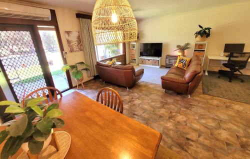 West Lakes Apartment | Golfers delight