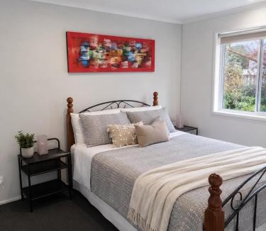 Rosebud House | Golfside Getaway by Ready Set Stay