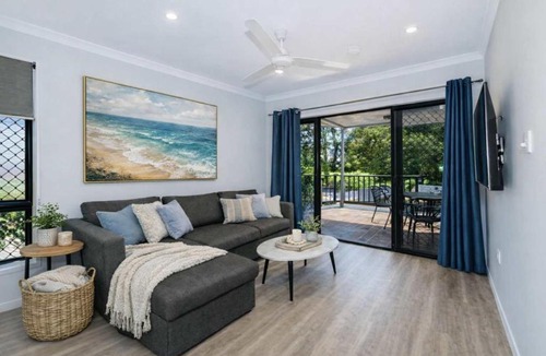 Rosslea Apartment | Golfside Haven 2 Bedroom Duplex with Golf Course