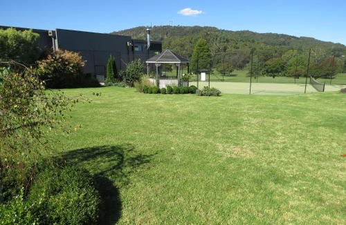 Bowral Cabin | Golfview Lodge