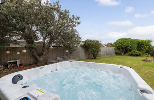 Surf Beach House | Good Vibes at Surf Beach with Spa