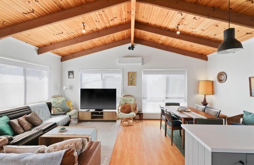 Surf Beach House | Good Vibes at Surf Beach with Spa