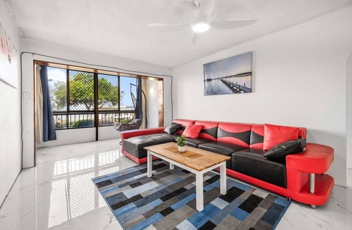 Margate Apartment | "Good Vibes on Margate Beach"