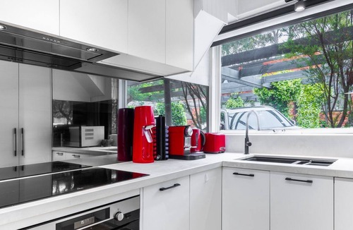 Richmond Apartment | Goodwood Bloom Retreat