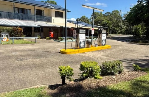 Hull Heads Hotel | Googarra Beach Caravan Park