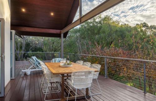 Eagle Bay House | Gooligumup I Private Properties