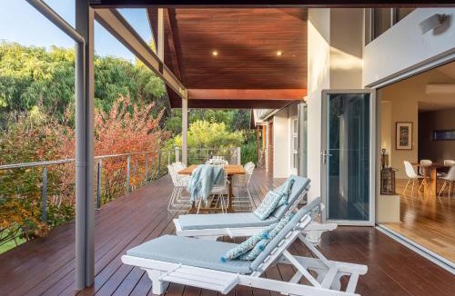 Eagle Bay House | Gooligumup I Private Properties