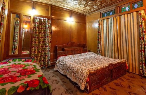 Rajbagh Hotel | Goona guest house