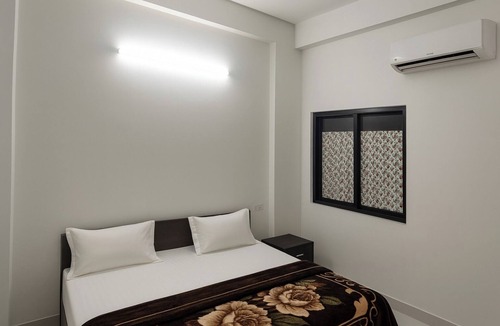 Vrindavan Hotel | Gopal kung