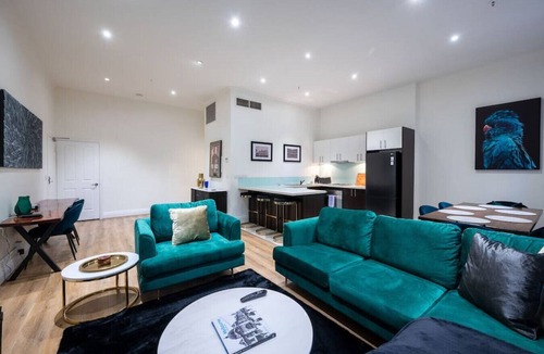 Chinatown Apartment | Gordon`s Place Entire Apartment CBD Location