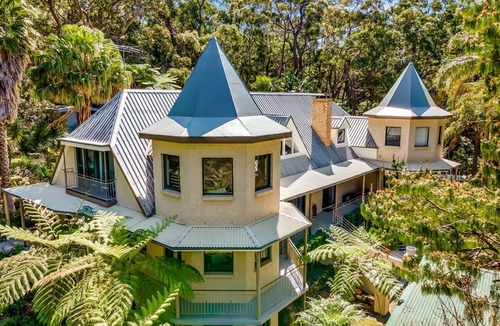 Galston House | "Gorge Castle" in forest landscape