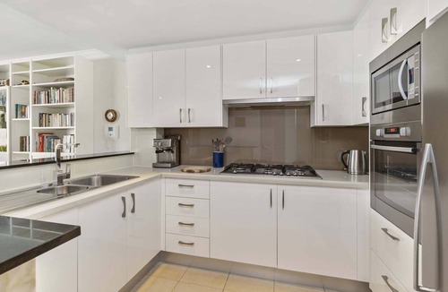 Chiswick Apartment | Gorgeous 2-Bed Unit near Riverside Parks