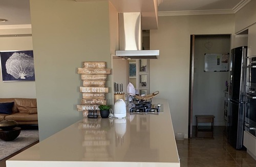Redhead House | Gorgeous beachside location, modern spacious with easy stroll beaches and cafes.