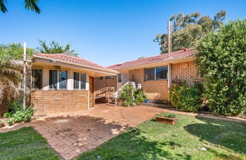 Chifley Apartment | Gorgeous Granny Flat Near Westfield Woden