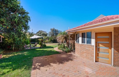 Chifley Apartment | Gorgeous Granny Flat Near Westfield Woden