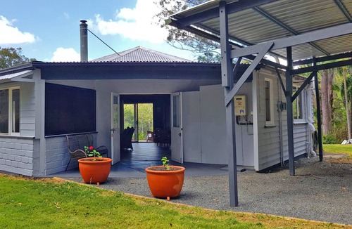 Wolvi House | Gorgeous handcrafted octagonal home 45 Minutes to Noosa on 5 private acres.
