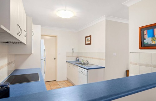 Nelson Bay Apartment | Gowrie Avenue 59/2 Nelson Bay - Access to Little Beach, and a pool, spa and tennis court in complex
