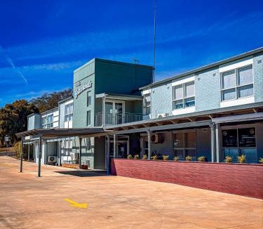 Parkes Hotel | Gracelands Parkes