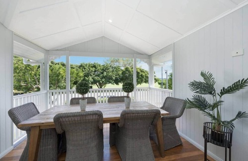West End House | Grand 4BR Queenslander on Harold – Sleeps 7