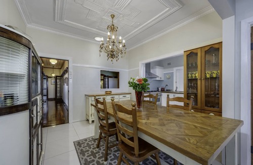 Hamilton House | Grand Art Deco Home. Centrally located in cosmopolitan Hamilton - Newcastle